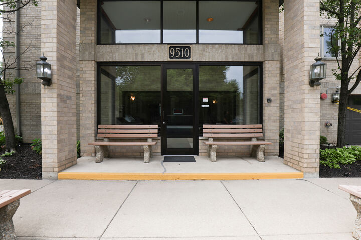 Property Photo:  9510 S Kolmar Avenue 212  IL 60453 