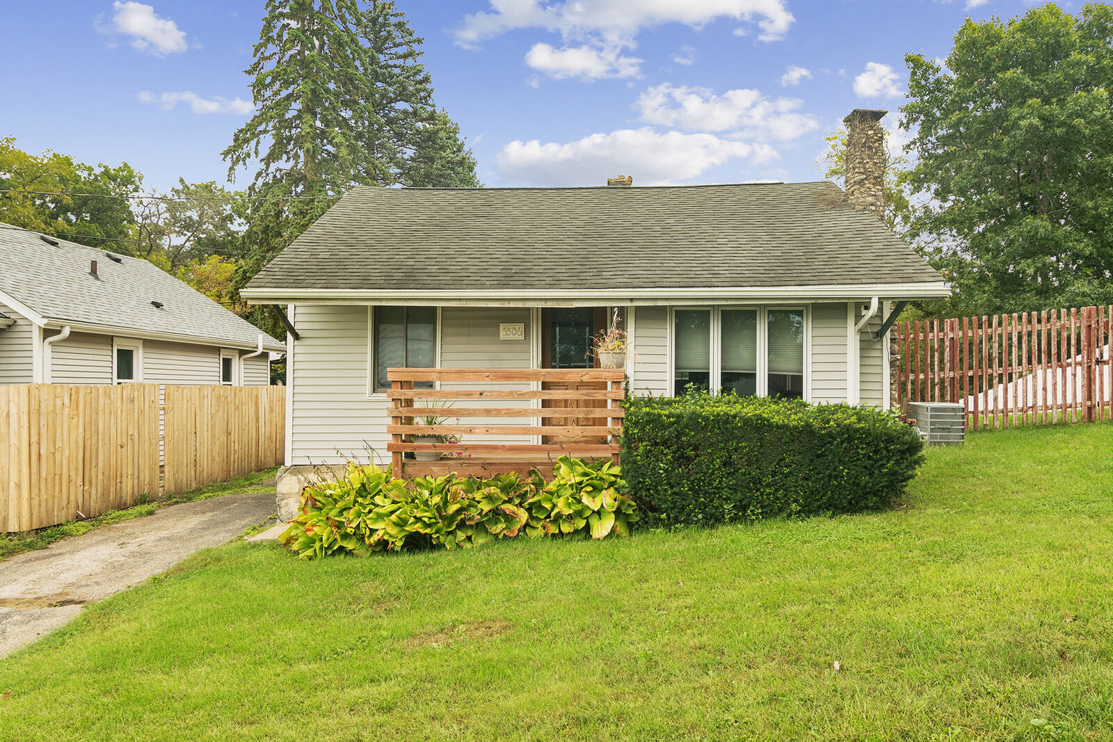 Property Photo:  5506 E Lake Shore Drive  IL 60097 