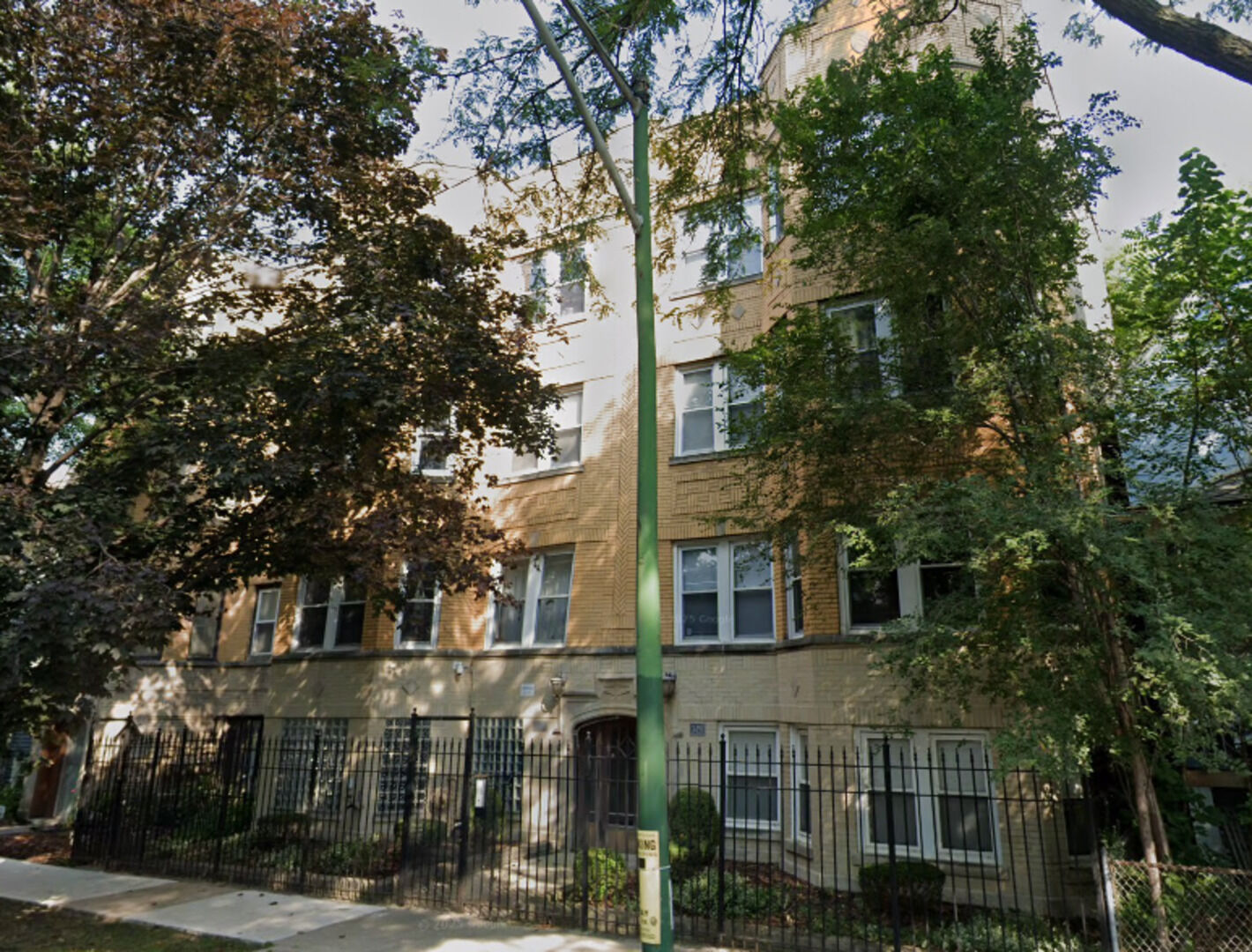 Property Photo: 3430 W Parker Avenue 1 IL 60647