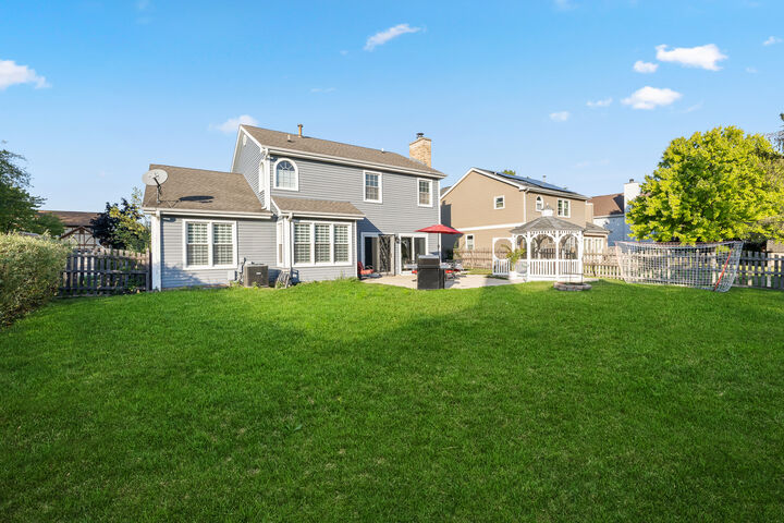Property Photo:  2317 Broadway Lane  IL 60194 