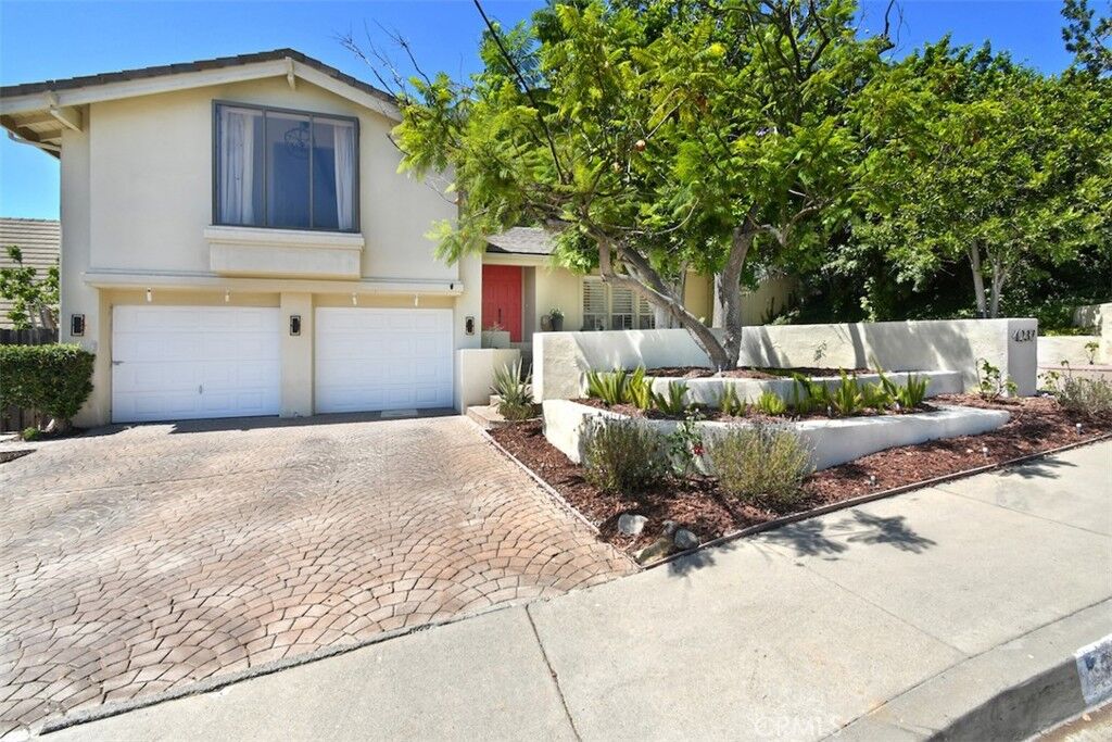 Property Photo: 4237 Ellenita CA 91356