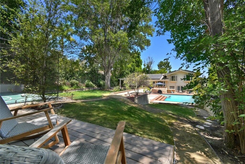 Property Photo:  4237 Ellenita  CA 91356 