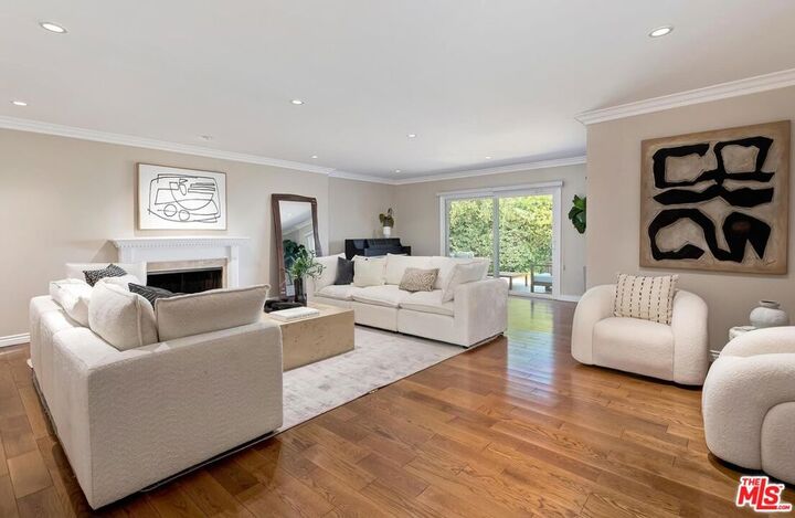 Property Photo:  2302 Duxbury Circle  CA 90034 