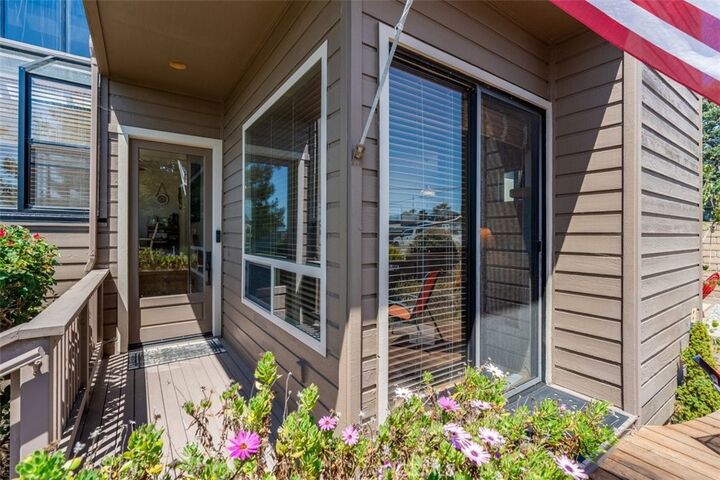 Property Photo:  399 Warwick  CA 93428 