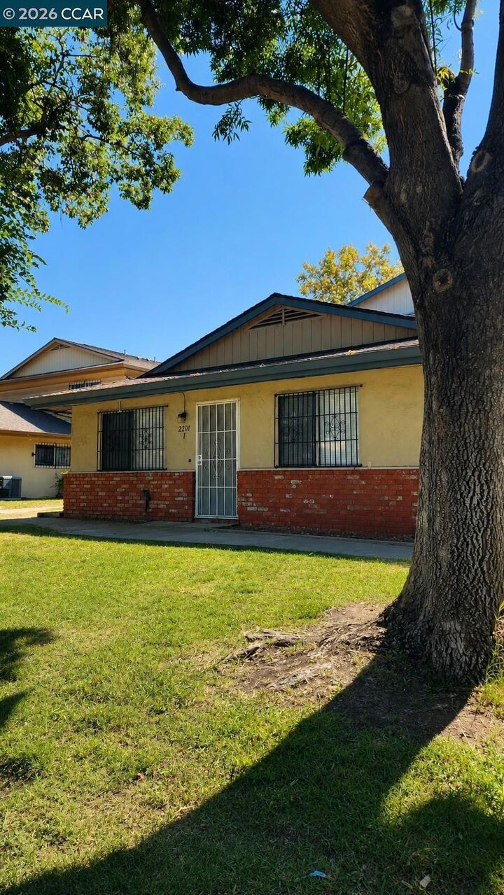 Property Photo: 2201 Lemontree Way 1 CA 94509