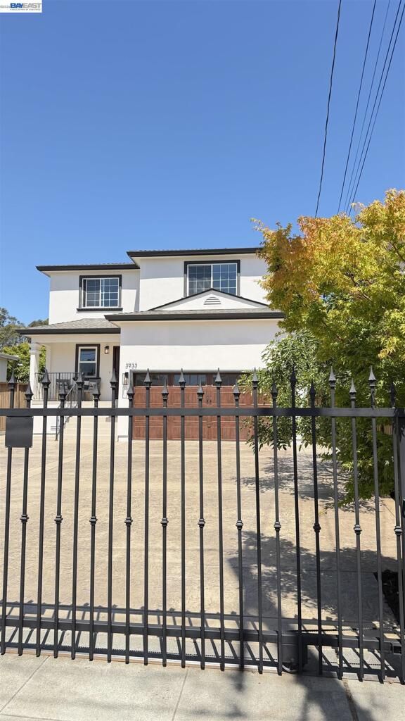 Property Photo:  3933 Midvale Ave  CA 94602 
