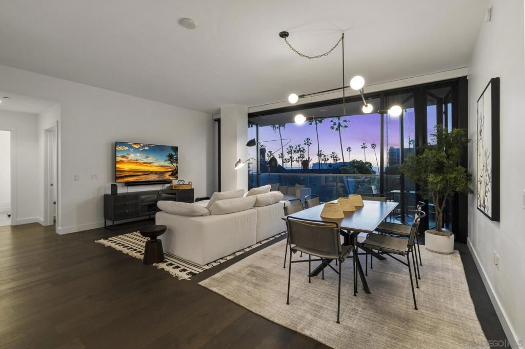 Property Photo:  2604 5th Ave 406  CA 92103 