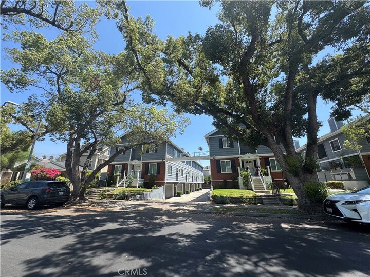 Property Photo:  76 N Sierra Bonita 4  CA 91106 