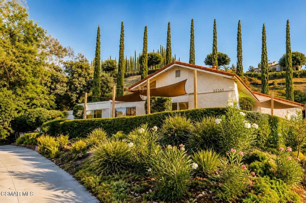 Property Photo:  32355 Saddle Mountain Drive  CA 91361 