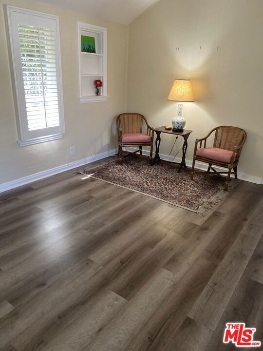 Property Photo: 725 S Lorraine Boulevard 1/2 CA 90005