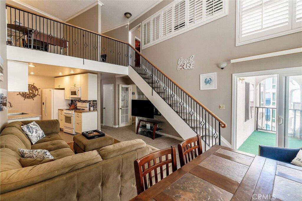 Property Photo: 565 Esplanade 411 CA 90277