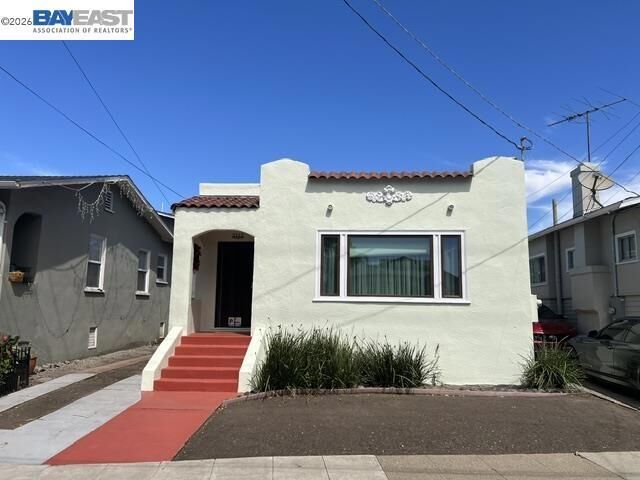 Property Photo: 2115 Havenscourt Blvd CA 94621