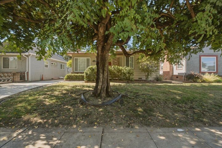 Property Photo: 5008 8th Avenue CA 95820