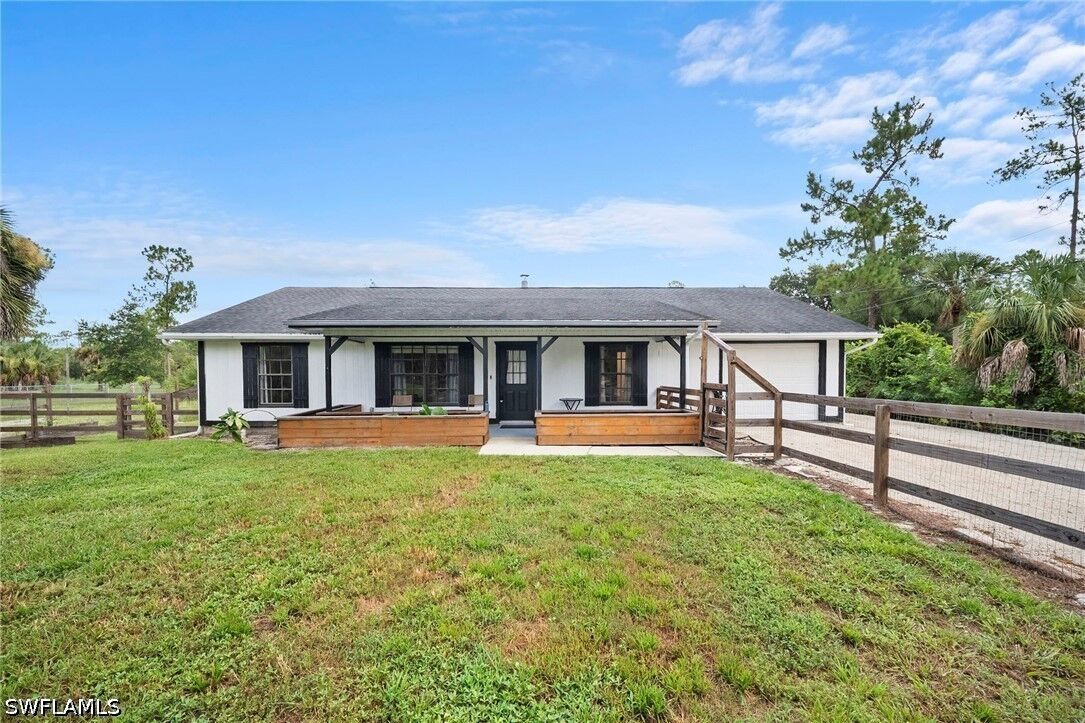 Property Photo: 3691 4th Avenue NE FL 34120