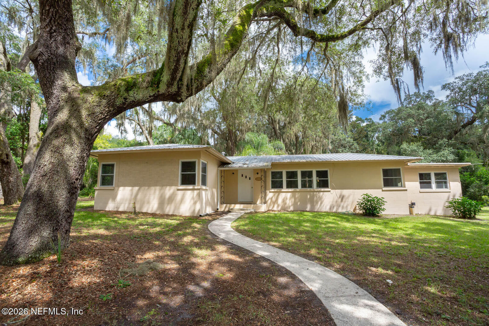 Property Photo:  1202 Kirby Street  FL 32177 
