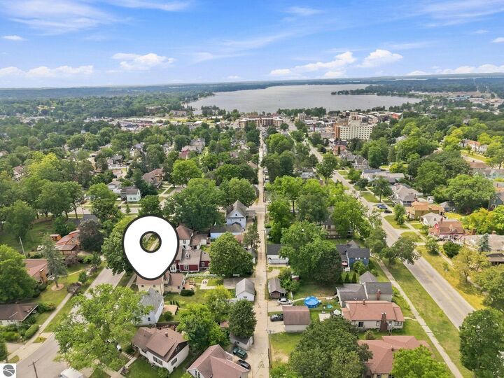 Property Photo:  521 E Chapin Street  MI 49601 