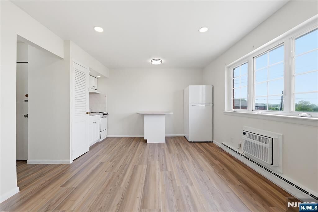 Property Photo:  601 Fairview Avenue A2  NJ 07022 
