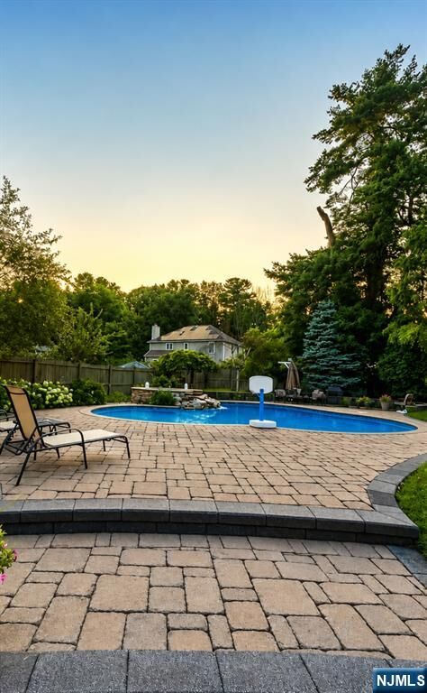 Property Photo:  19 Hunterdon Place  NJ 07480 