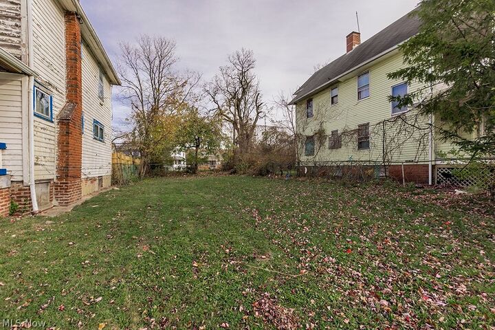 Property Photo:  899 E 130th Street  OH 44108 