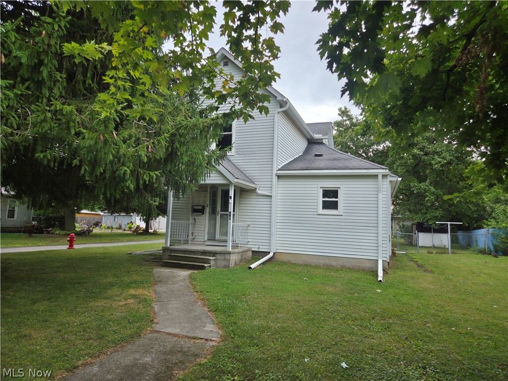 Property Photo: 40 Walnut Street OH 44851