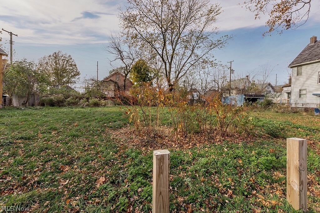 Property Photo: 1274 E 134th Street OH 44112