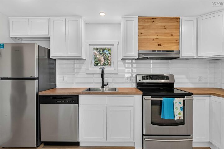 Property Photo: 13 Hilltop Drive NS B0P 1L0