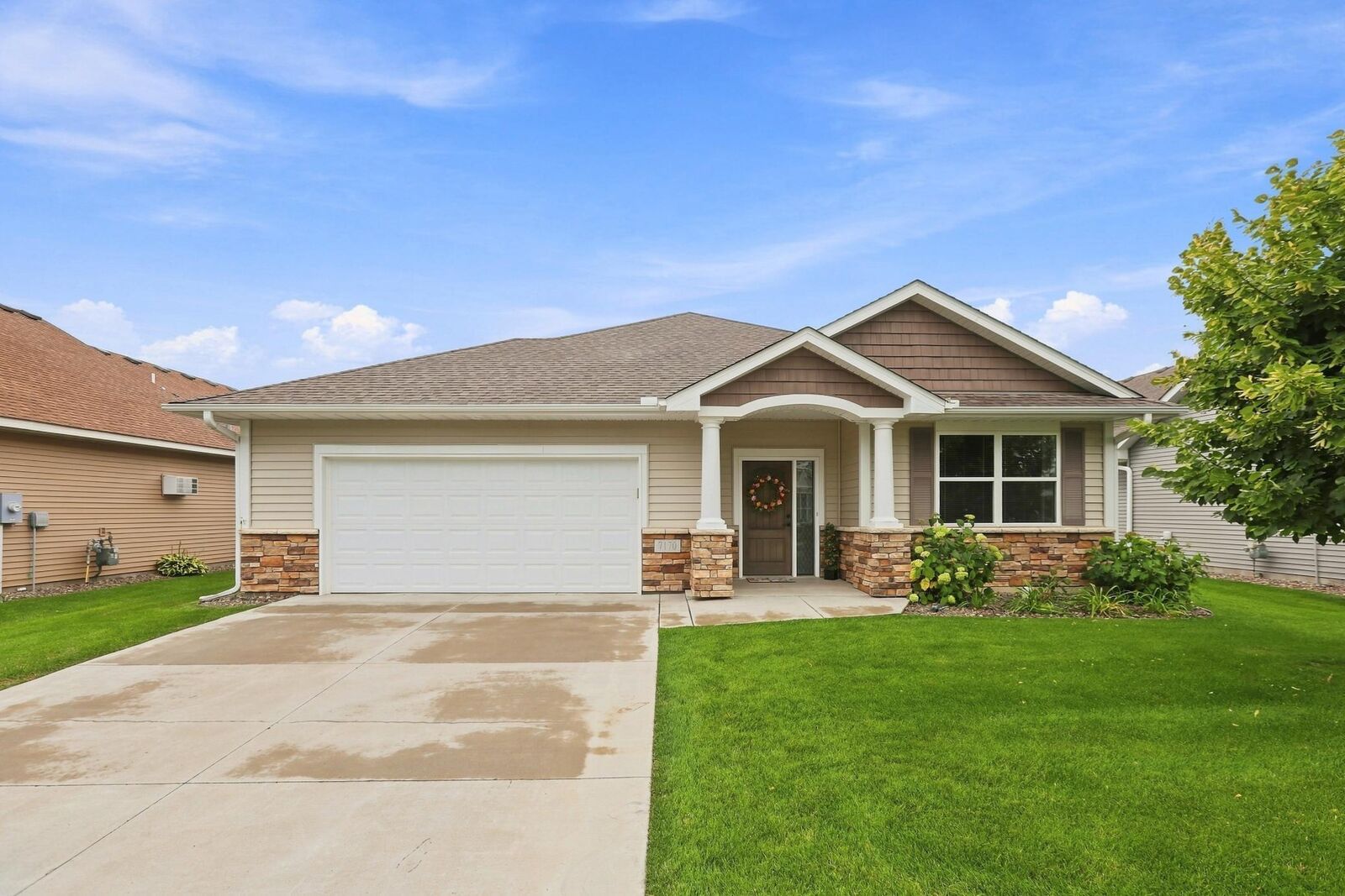 Property Photo:  7170 Queens Court NE  MN 55330 