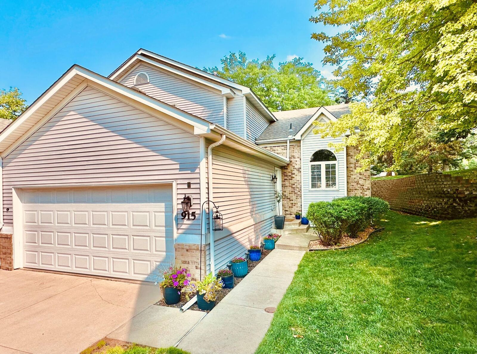 Property Photo: 915 Kimberly Lane MN 55317