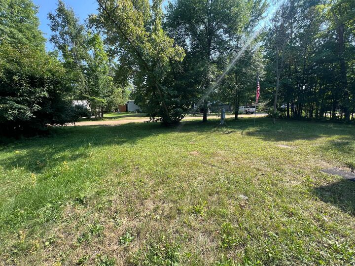 Property Photo:  L1-21 &Amp L1-22 Londontown  MN 56431 