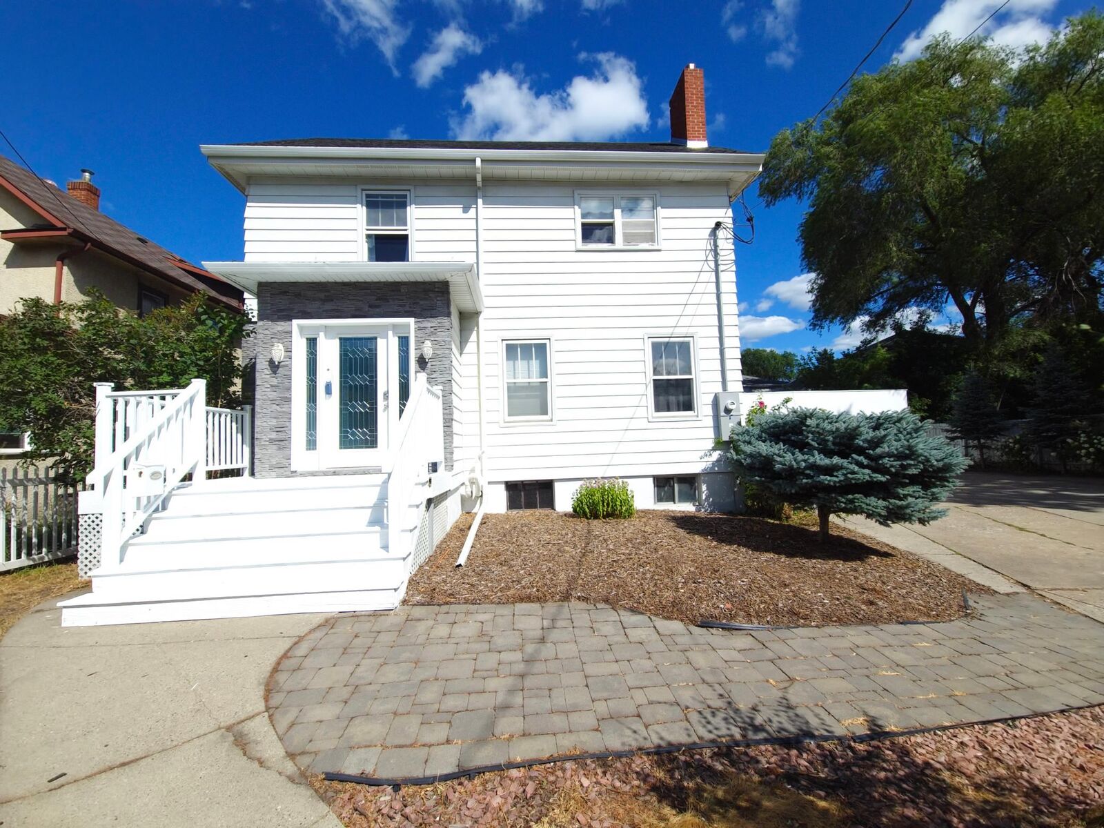 Property Photo:  1105 10th Street N  ND 58102 