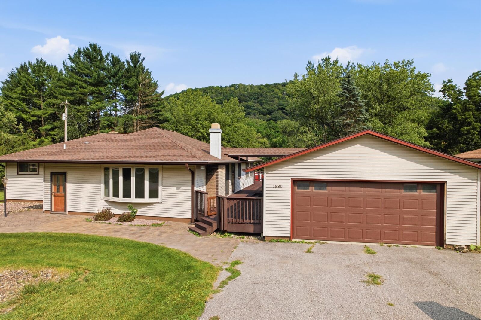 Property Photo: 1580 Gilmore Valley Road MN 55987
