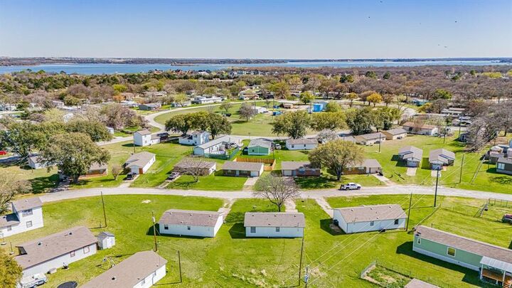 Property Photo:  1536 Coral Cut Off  TX 76020 