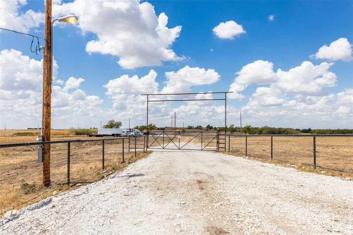 Property Photo: 383 Hill County Road 4254 TX 76055