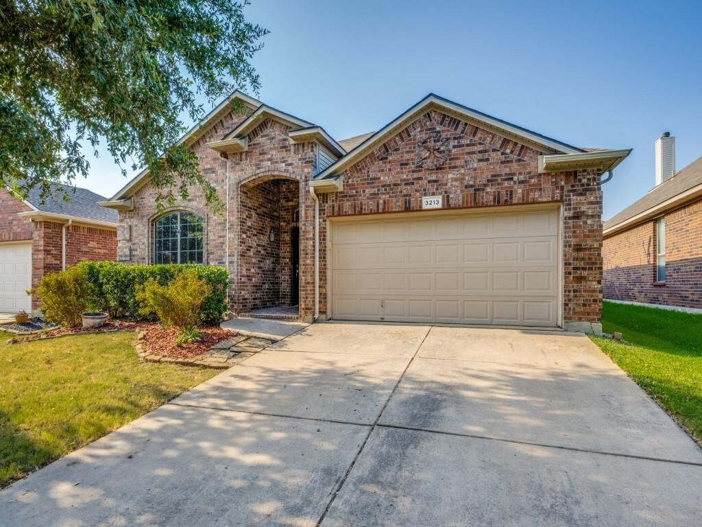 Property Photo:  3213 Hornbeam Street  TX 76226 