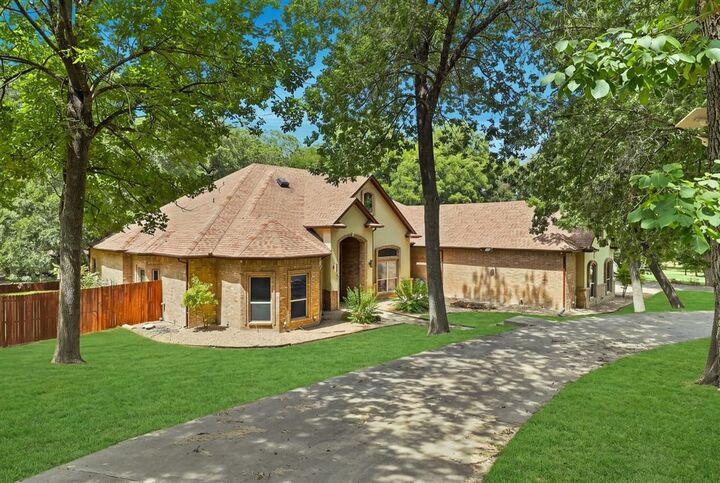 Property Photo: 159 Willow Run TX 75165
