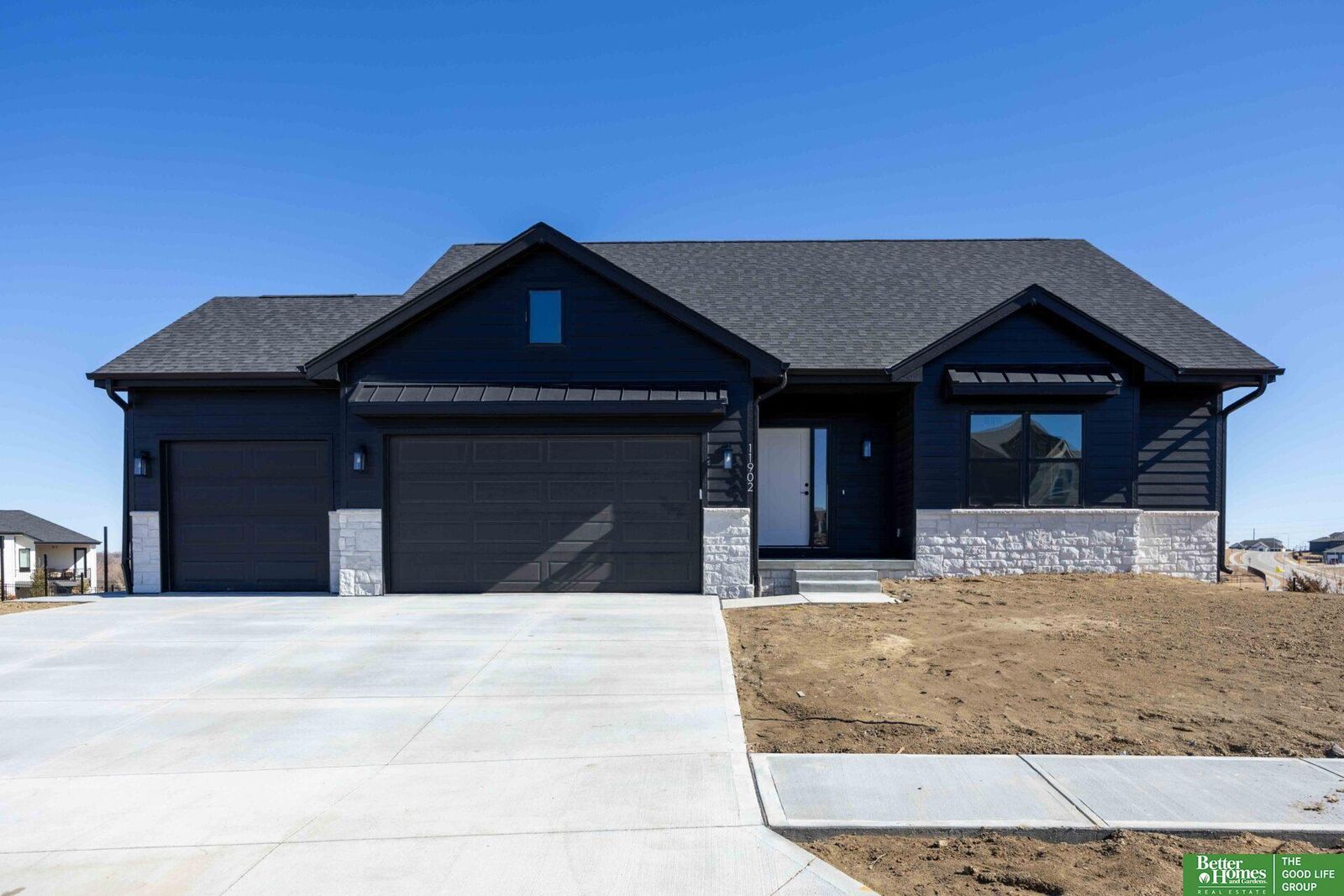 Property Photo: 8922 Von Street NE 68046