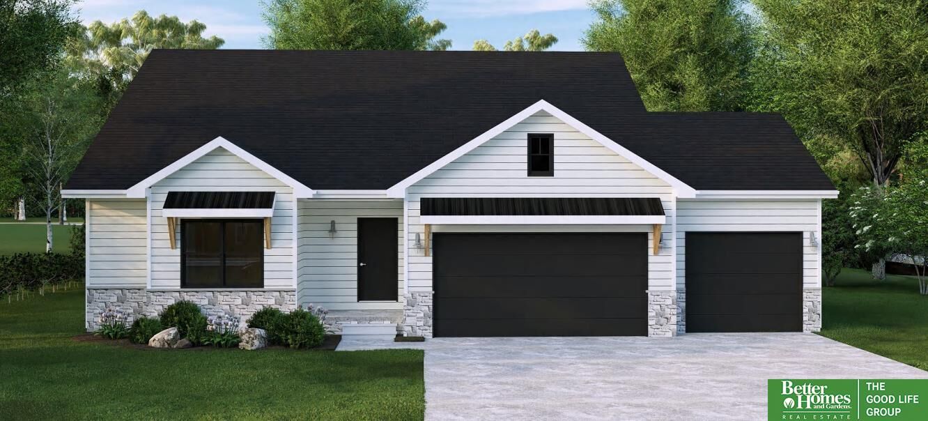 Property Photo: 8922 Von Street NE 68046