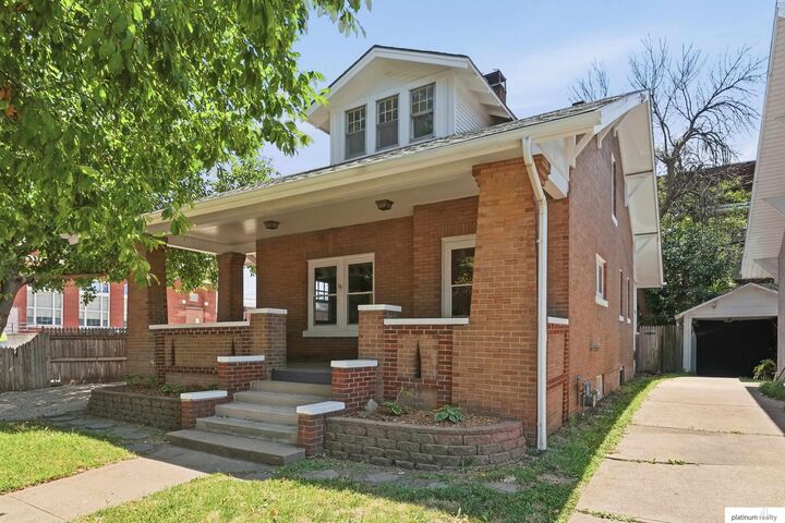 Property Photo: 535 A Avenue NE 68048
