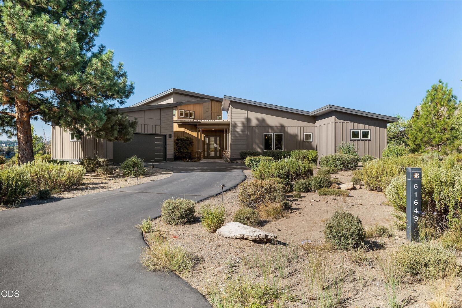 Property Photo:  61649 Hosmer Lake Drive  OR 97702 