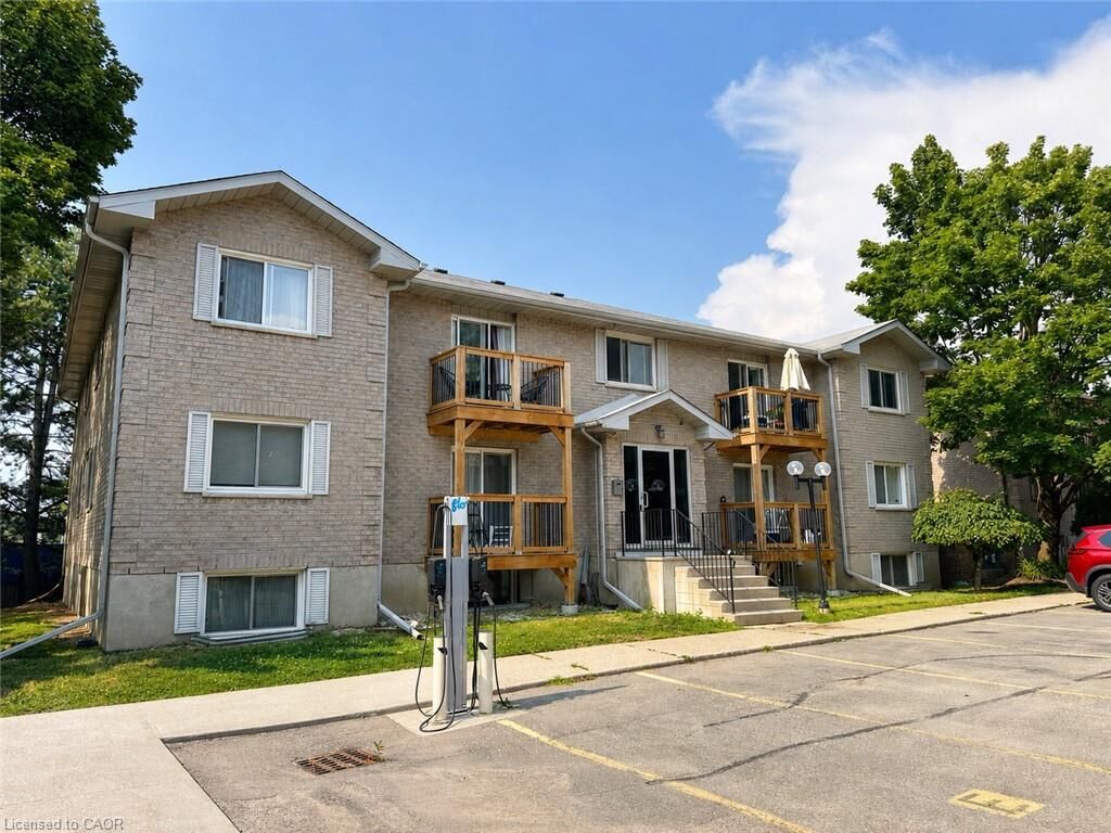 Property Photo:  266 Overlea Drive 402  ON N2M 5N2 