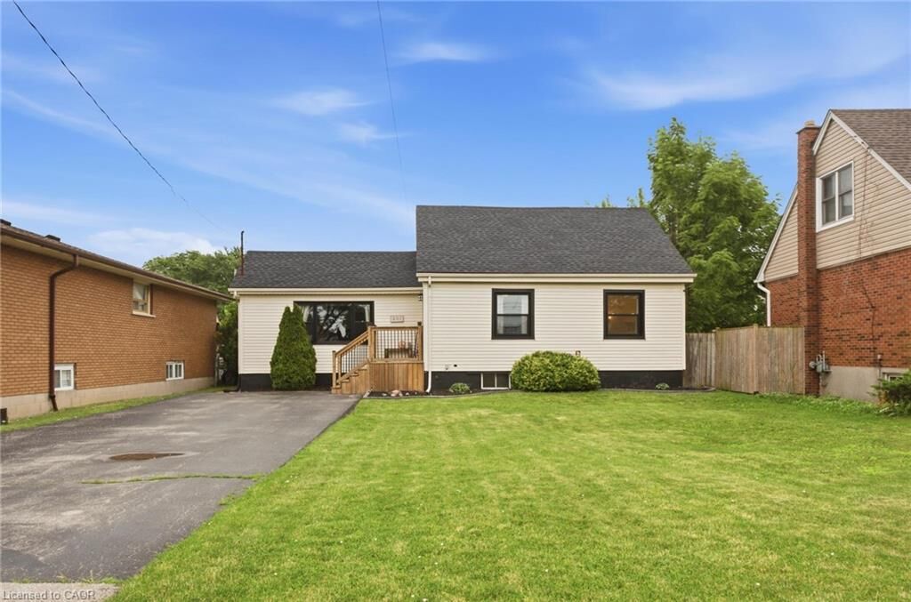 Property Photo: 481 Upper Gage Avenue ON L8V 4J2