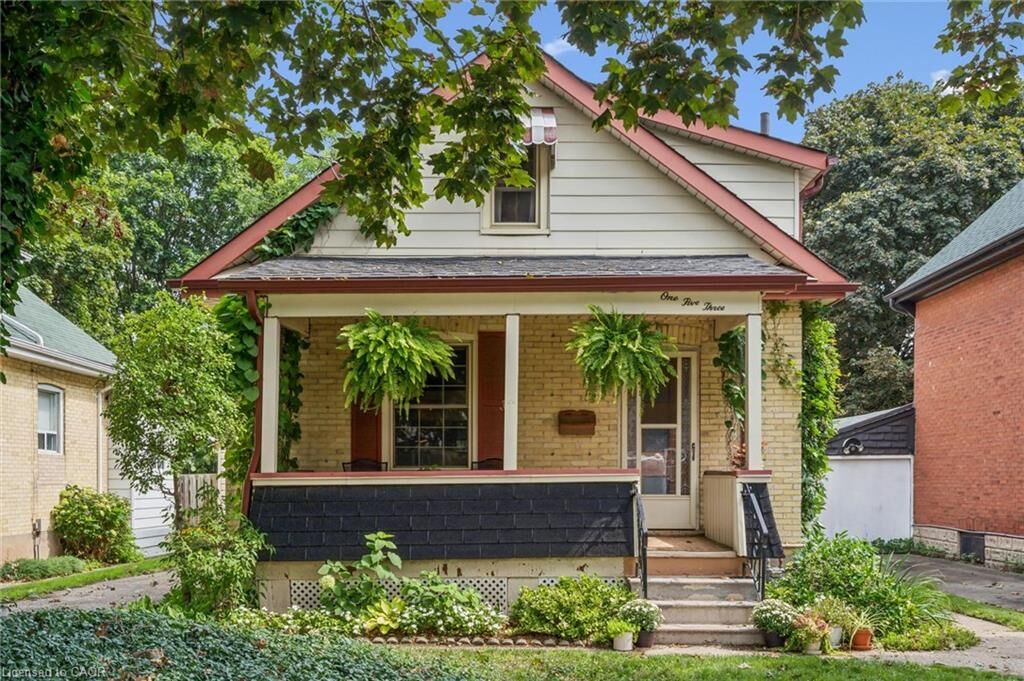 Property Photo:  153 Hewat Street  ON N3H 4H2 