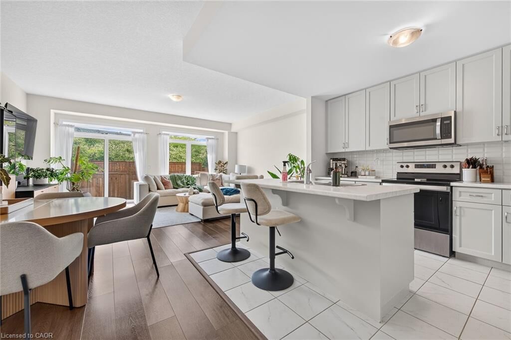 Property Photo: 27 Rachel Drive 22 ON L8E 0K6