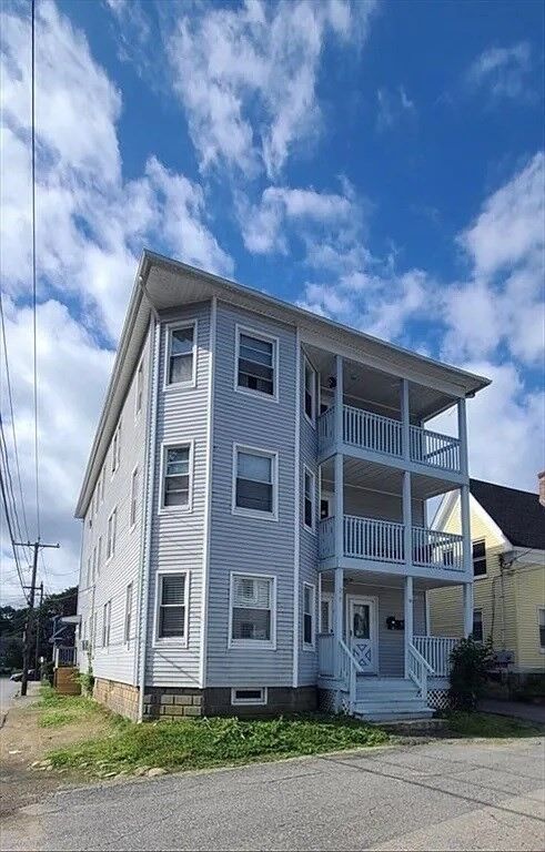 Property Photo:  16 Brookline Street 3  MA 01570 
