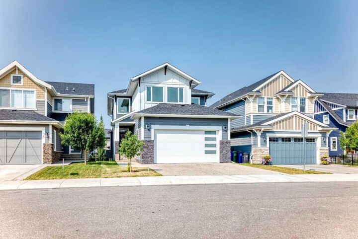 Property Photo: 79 Sundown Way AB T4C 0H4