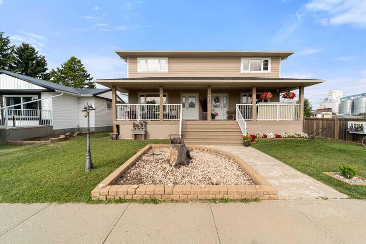 Property Photo: 5020A 49 Street AB T0B 2L0