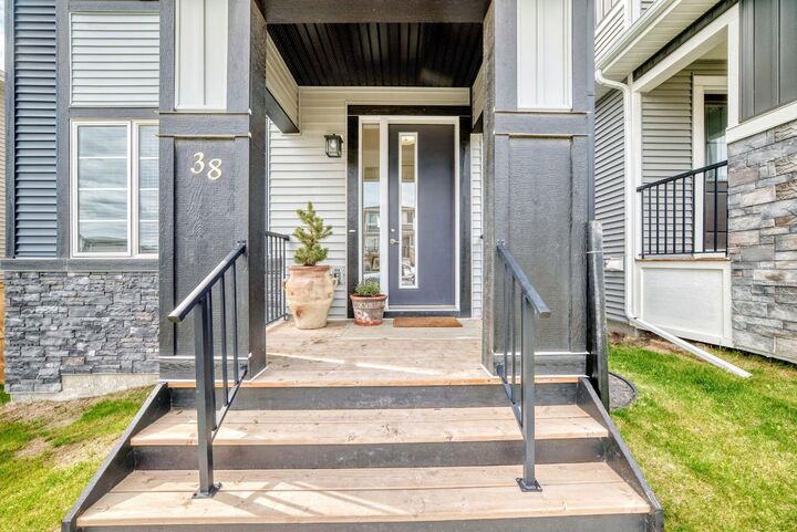 Property Photo:  38 Precedence Glen  AB T4C 2W7 