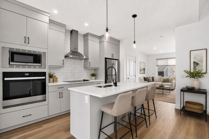 Property Photo:  125 Herron Mews NE  AB T3P 1Y8 