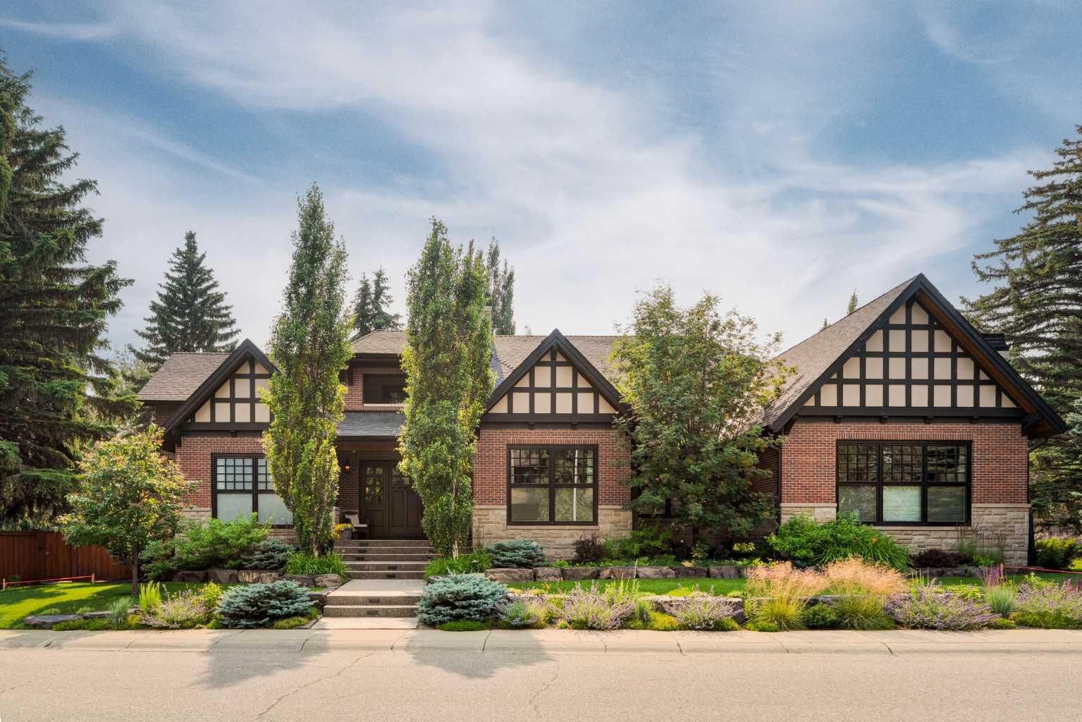 Property Photo: 1111 Belavista Crescent SW AB T2V 2A9