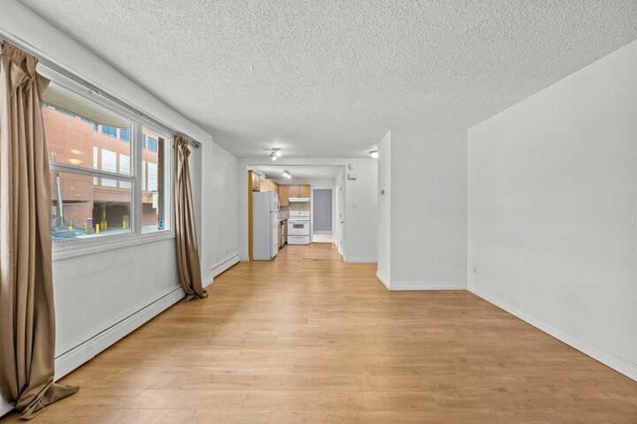 Property Photo: 924 18 Avenue SW 203 AB T2T 0H1